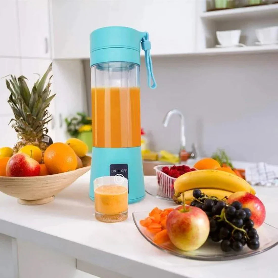 Portable electric juicer blender